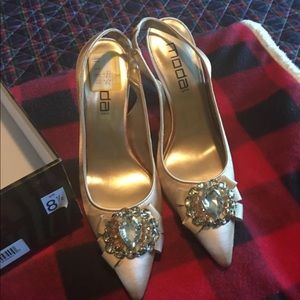 Champagne Moda Heels w/Bling